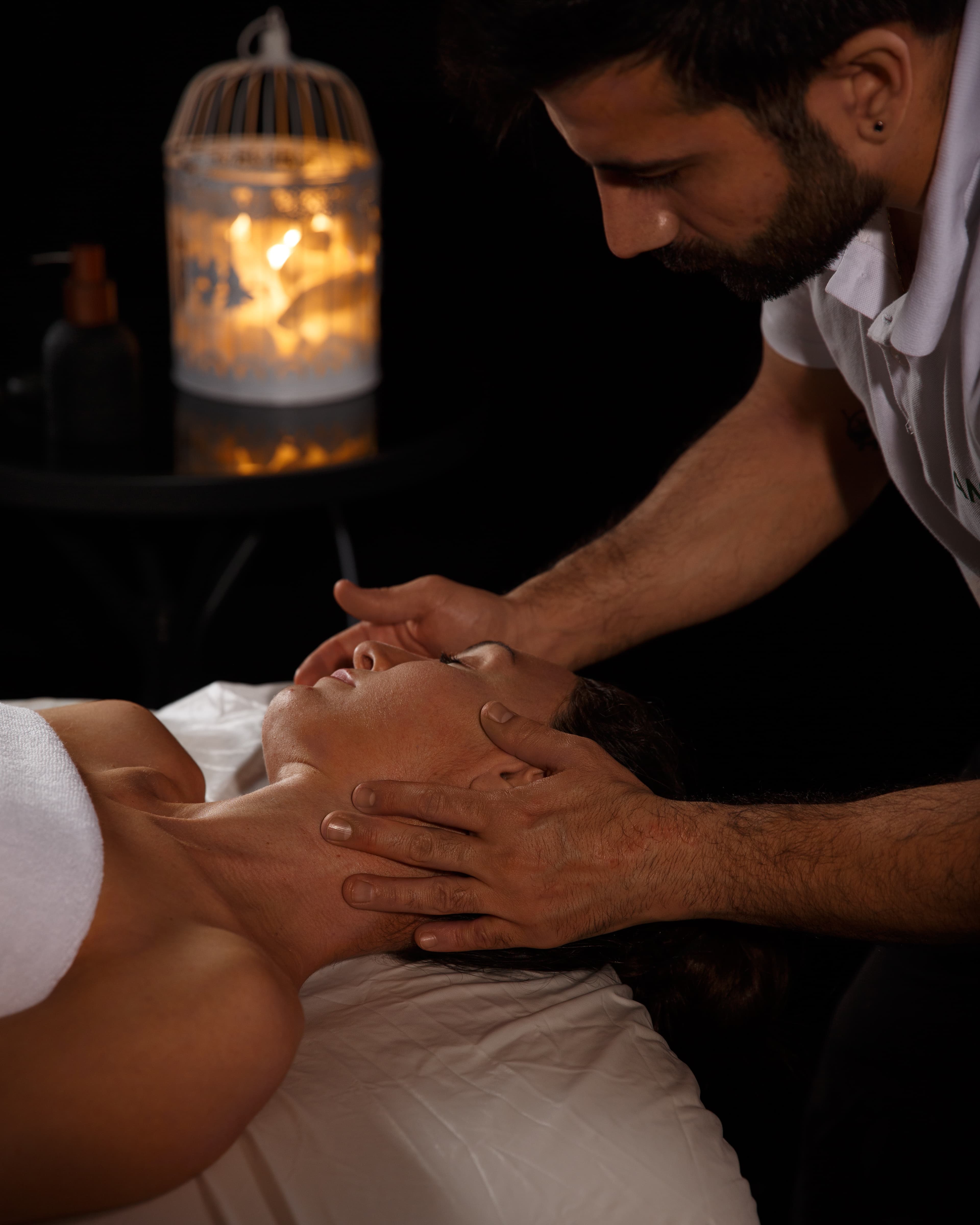 Sculpting Face Massage